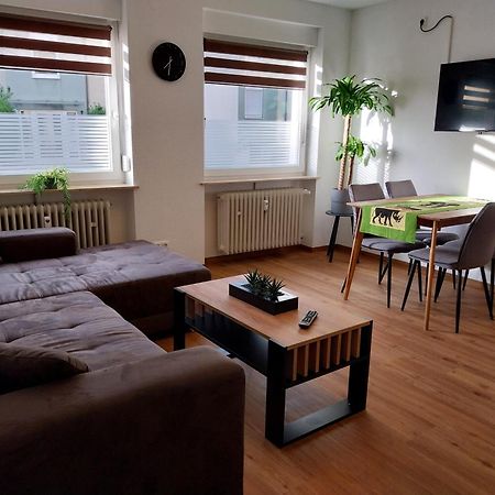 Homburger 14 - Appartment Neunkirchen นอนเคอร์เคิน ภายนอก รูปภาพ