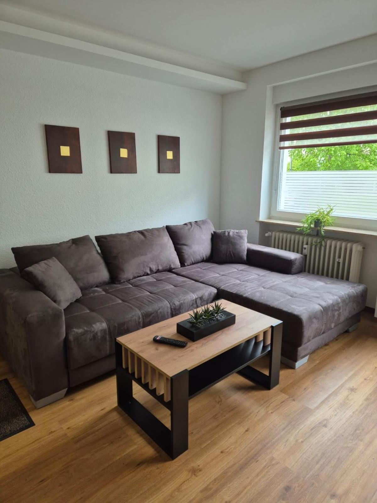 Homburger 14 - Appartment Neunkirchen นอนเคอร์เคิน ภายนอก รูปภาพ