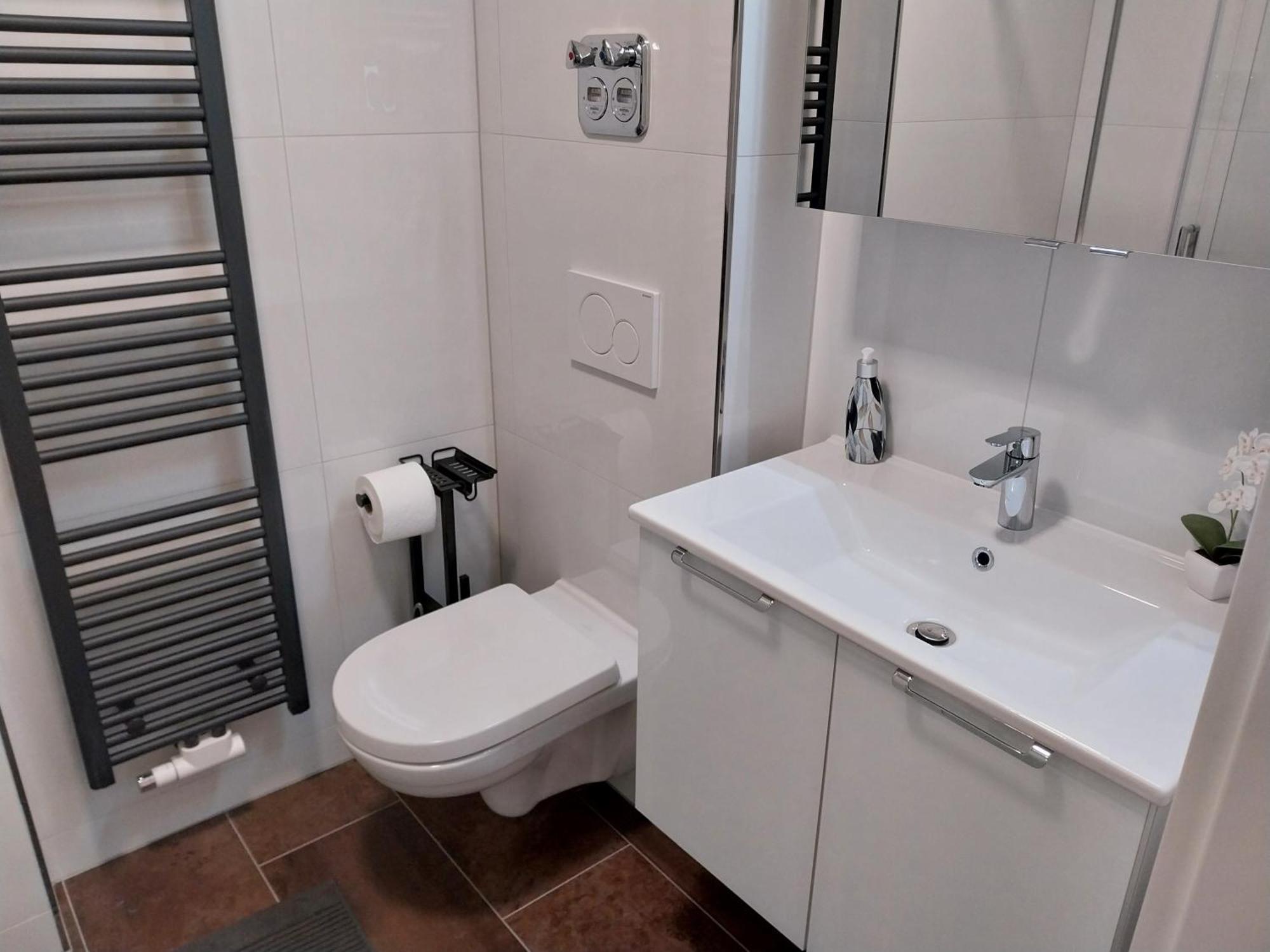 Homburger 14 - Appartment Neunkirchen นอนเคอร์เคิน ภายนอก รูปภาพ