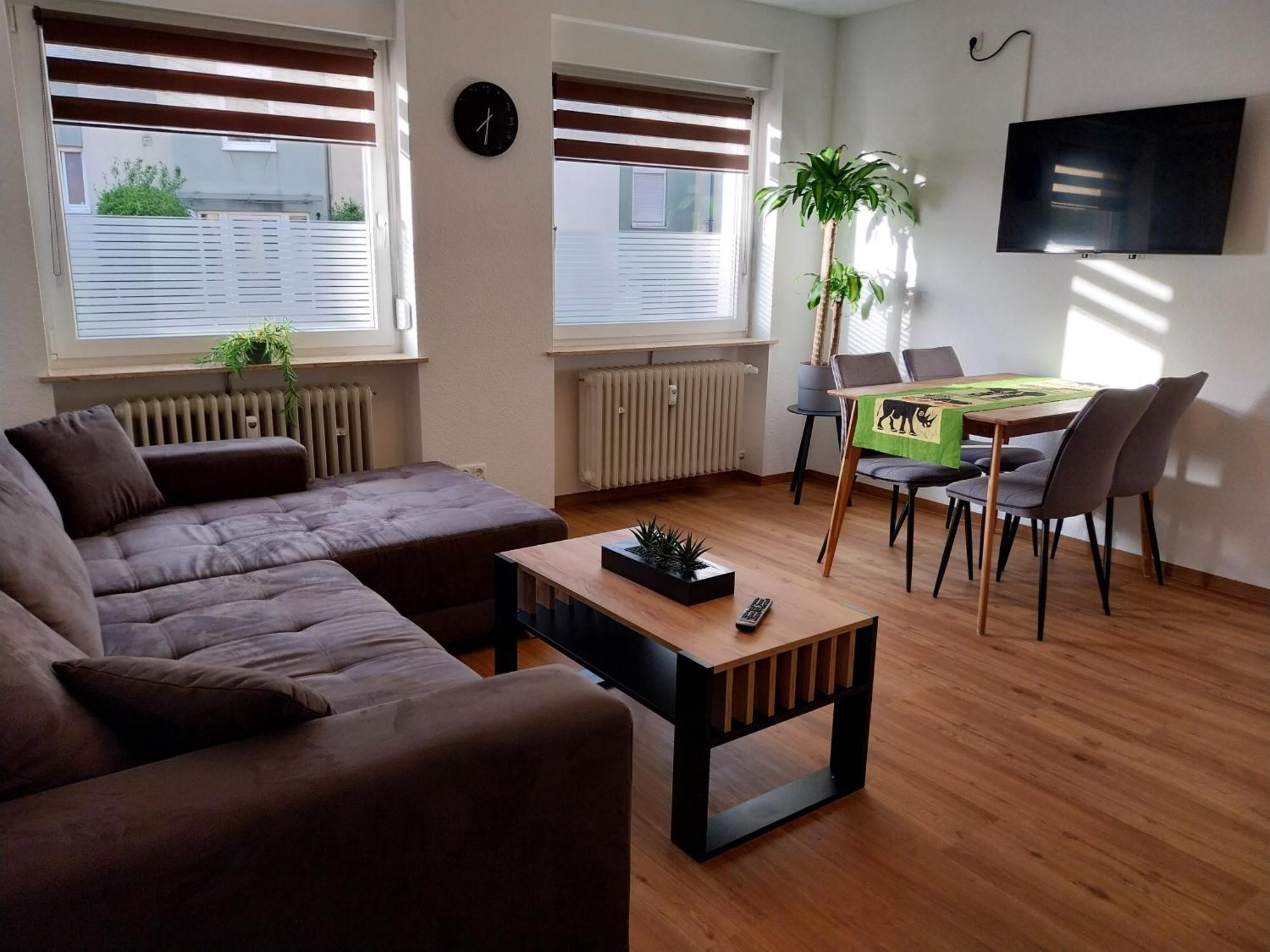 Homburger 14 - Appartment Neunkirchen นอนเคอร์เคิน ภายนอก รูปภาพ